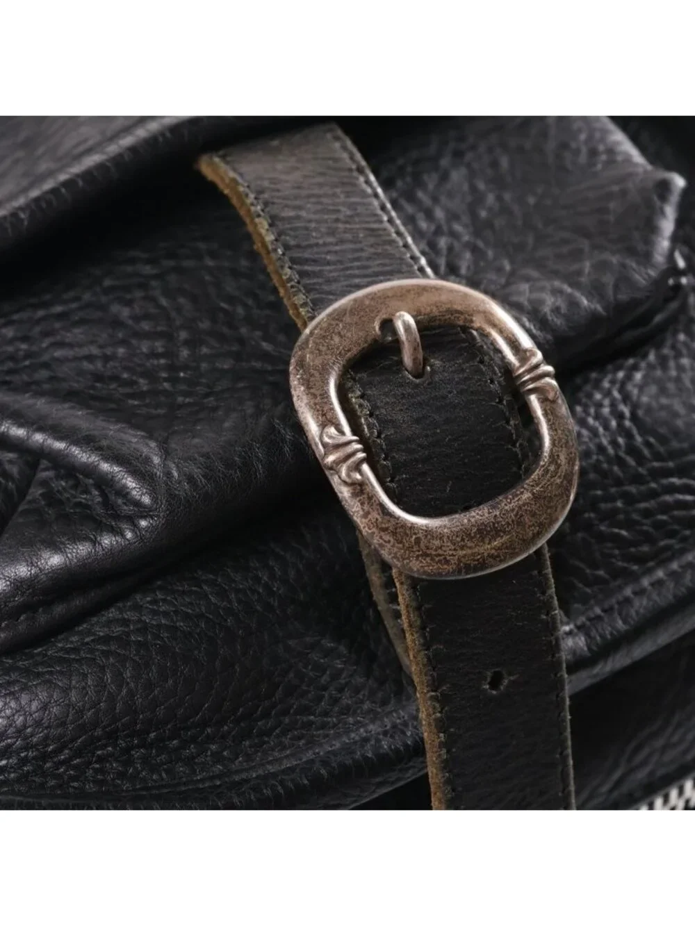 Chrome Hearts 33 not features
